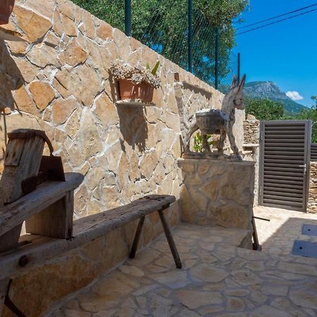 Kaštel Stari Plum Holiday Home מראה חיצוני תמונה